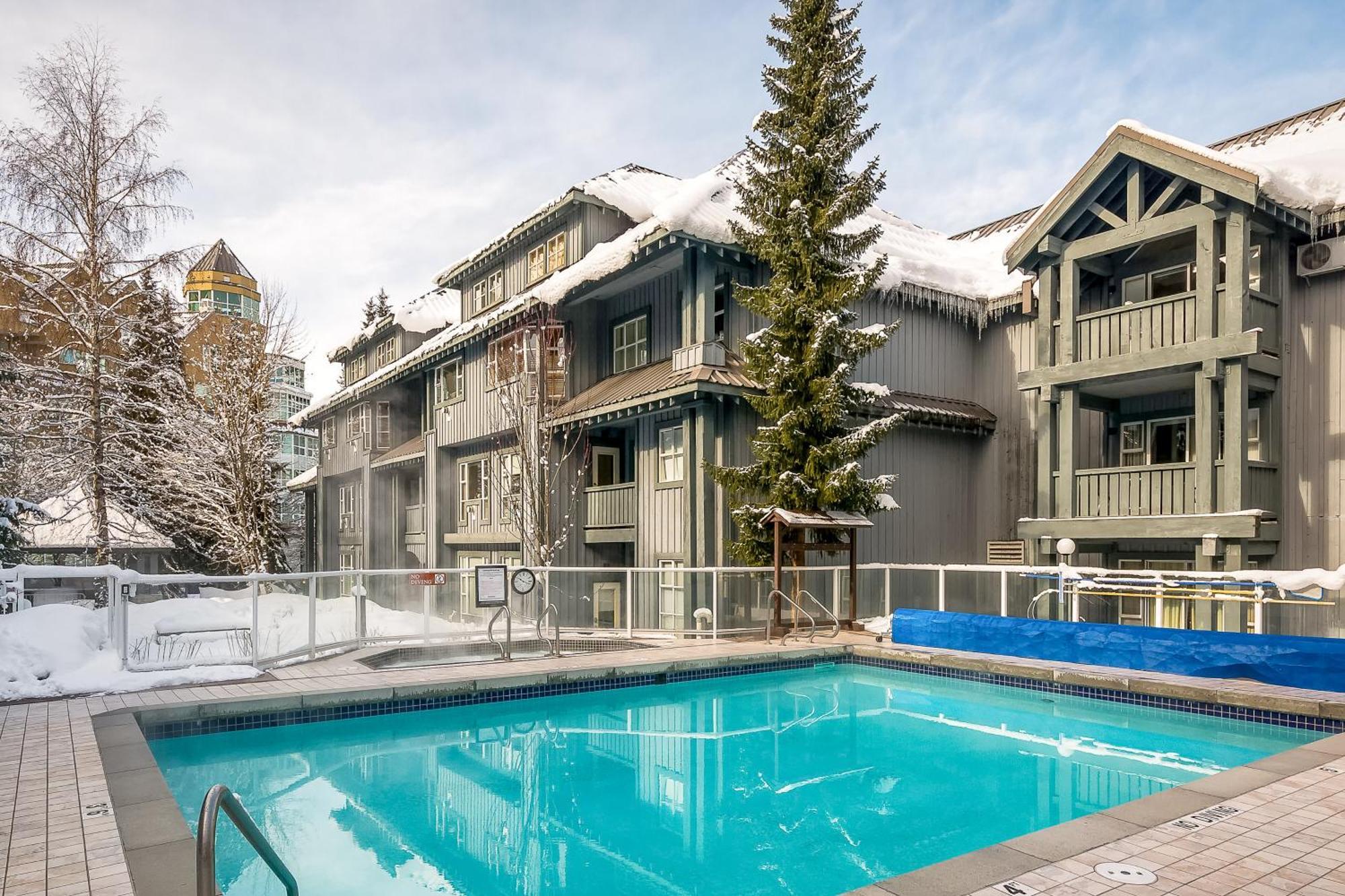 Glacier Lodge Whistler Exterior photo