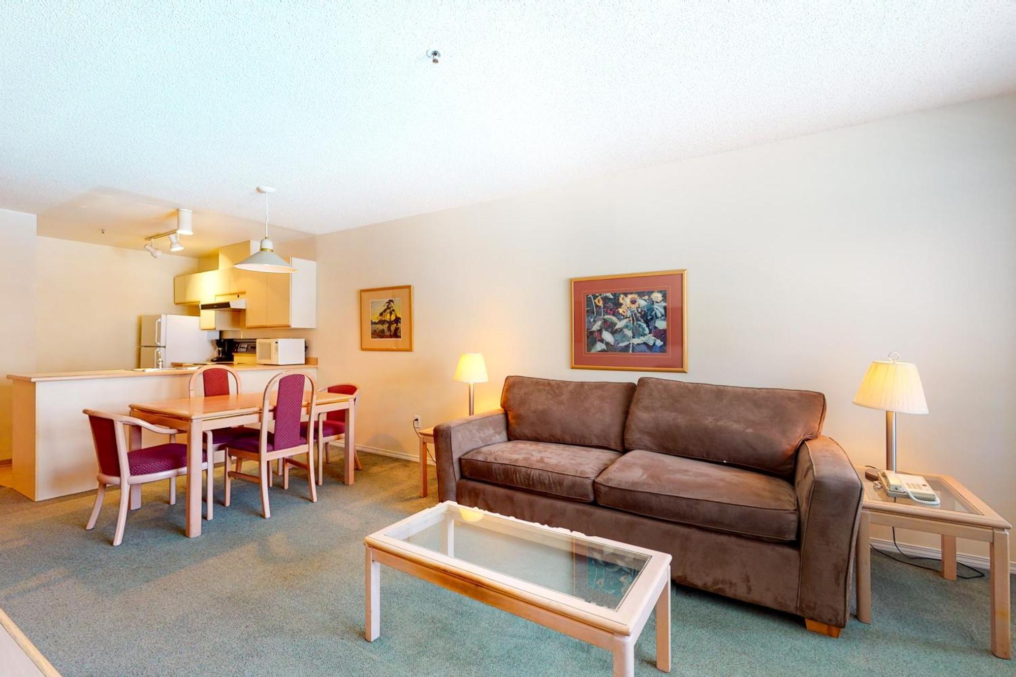 Glacier Lodge Whistler Room photo
