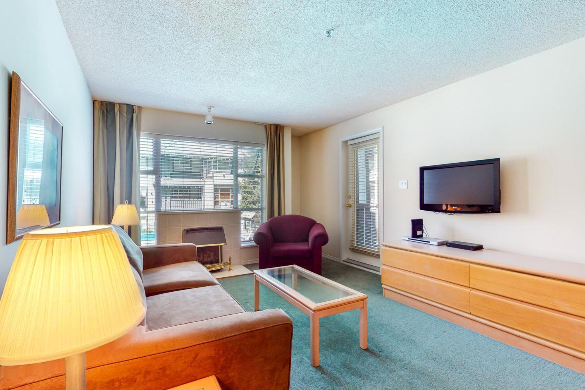 Glacier Lodge Whistler Room photo