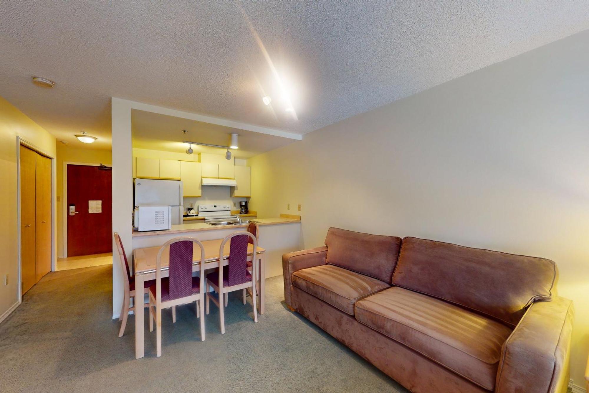 Glacier Lodge Whistler Room photo